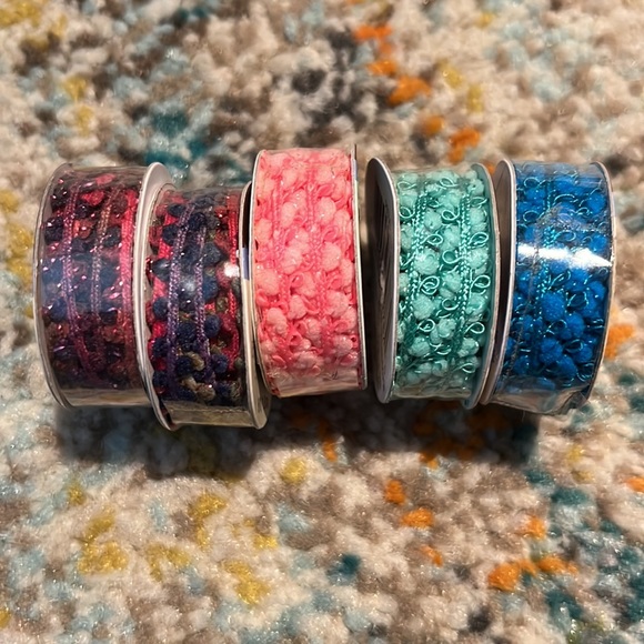 Sewing accessories 🧵 🪡 thread, trim, hooks - Picture 6 of 9